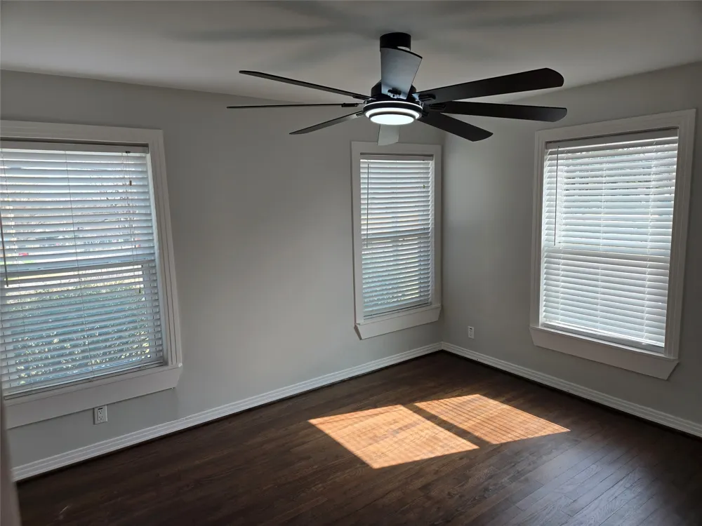404 S Pecan Street Bells, TX 75414