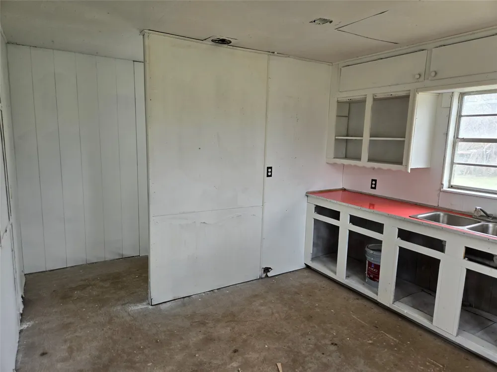 404 S Pecan Street Bells, TX 75414