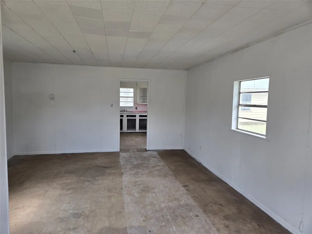 404 S Pecan Street Bells, TX 75414