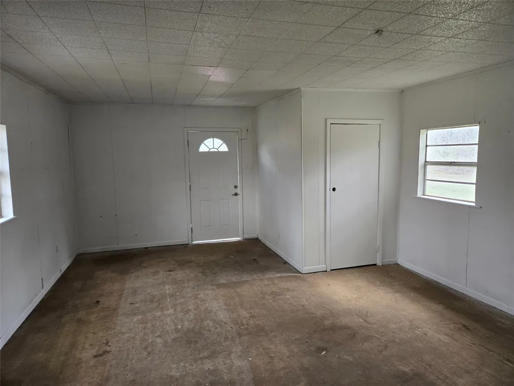 404 S Pecan Street Bells, TX 75414