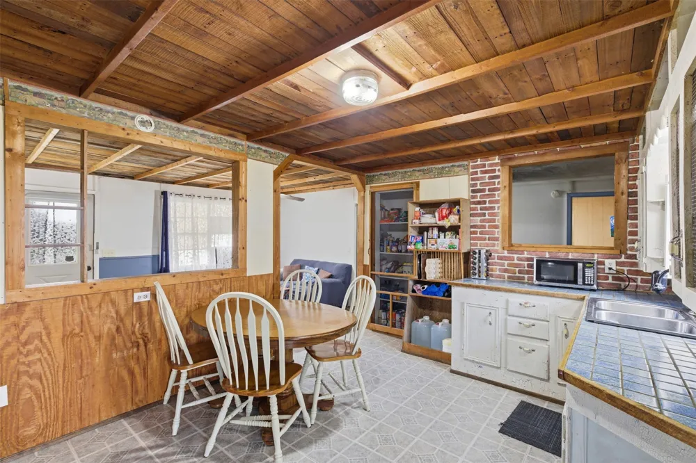 510 E State Highway 11 Tom Bean, TX 75489