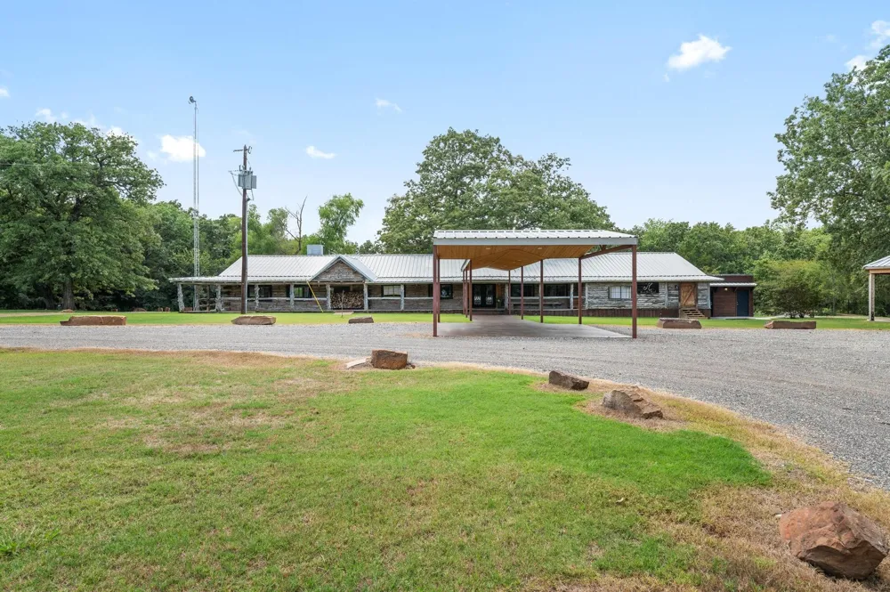 10525 State Highway 78 Ravenna, TX 75476