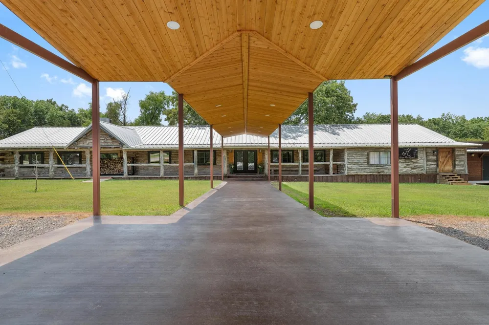 10525 State Highway 78 Ravenna, TX 75476