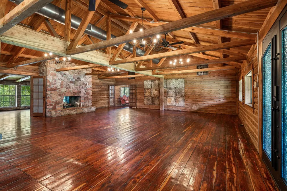 10525 State Highway 78 Ravenna, TX 75476
