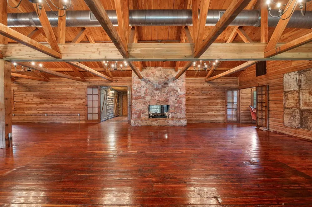 10525 State Highway 78 Ravenna, TX 75476