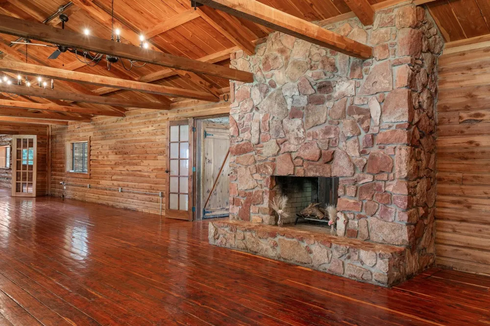 10525 State Highway 78 Ravenna, TX 75476