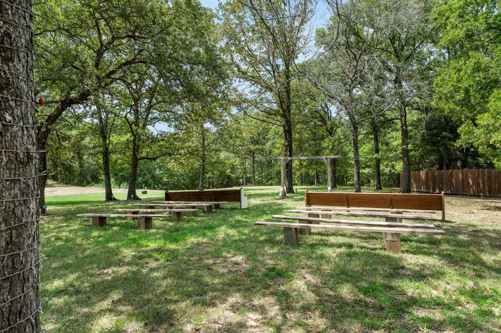 10525 State Highway 78 Ravenna, TX 75476
