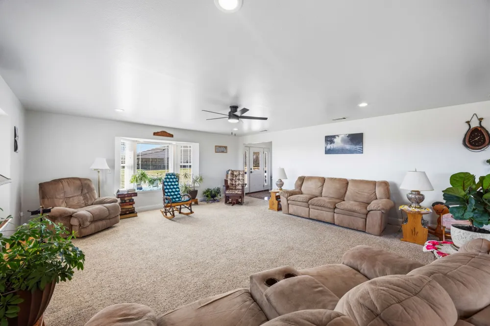 4379 County Road 4804 Wolfe City, TX 75449