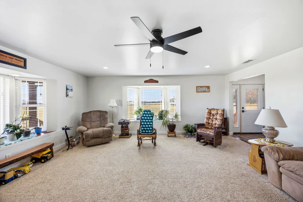 4379 County Road 4804 Wolfe City, TX 75449