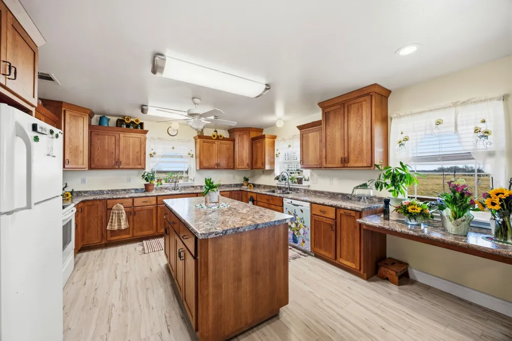 4379 County Road 4804 Wolfe City, TX 75449