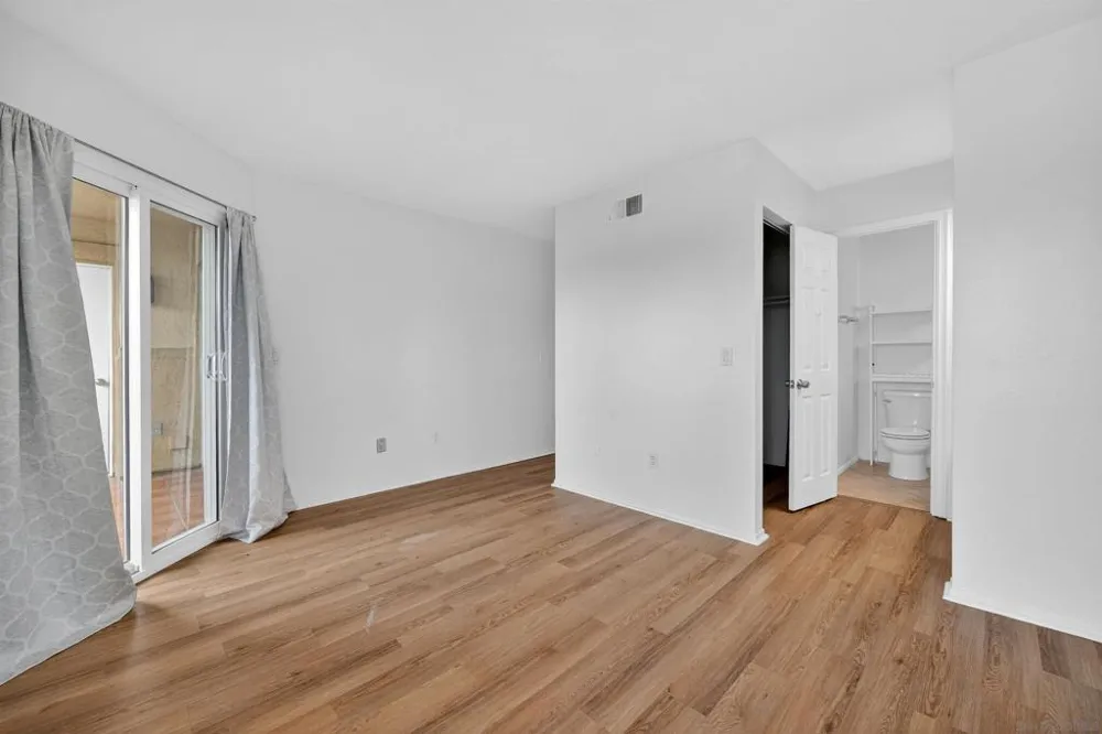 2063 Lakeridge Circle #101 Chula Vista, CA 91913