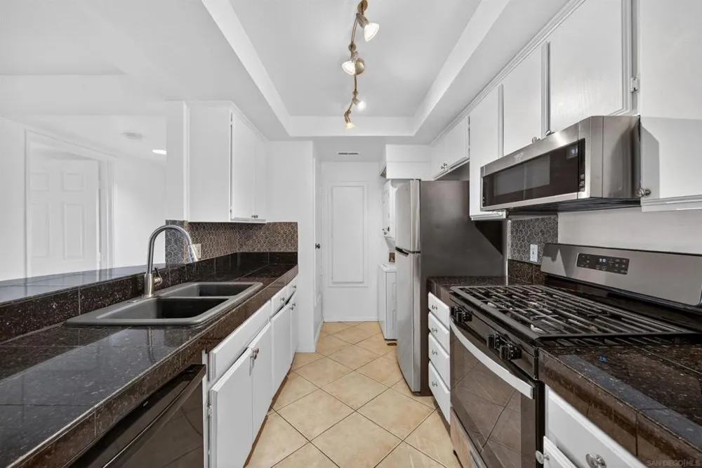 2063 Lakeridge Circle #101 Chula Vista, CA 91913