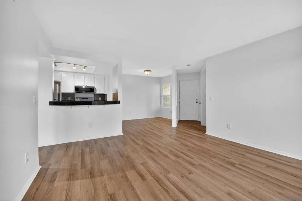 2063 Lakeridge Circle #101 Chula Vista, CA 91913
