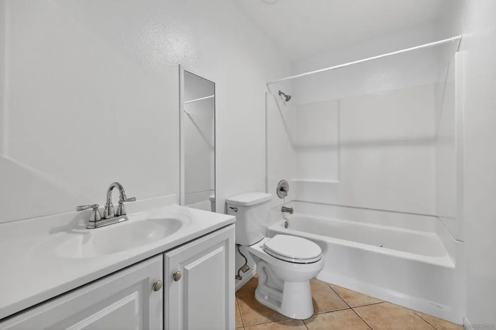 2063 Lakeridge Circle #101 Chula Vista, CA 91913