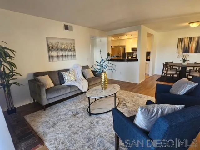 2063 Lakeridge Circle #101 Chula Vista, CA 91913