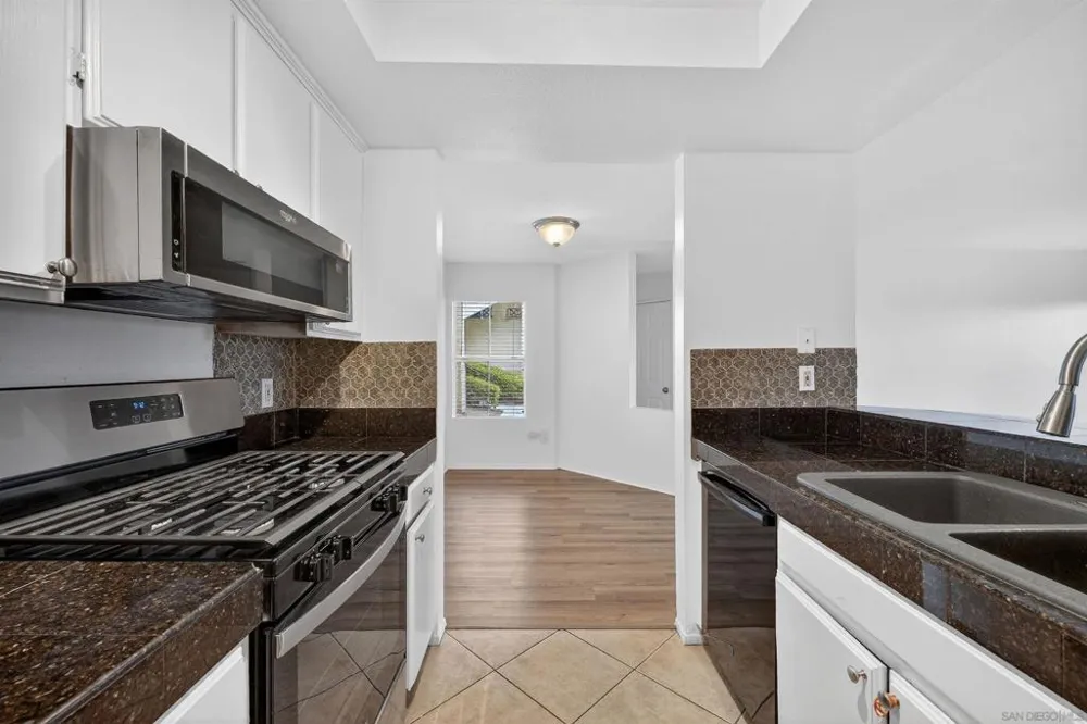 2063 Lakeridge Circle #101 Chula Vista, CA 91913