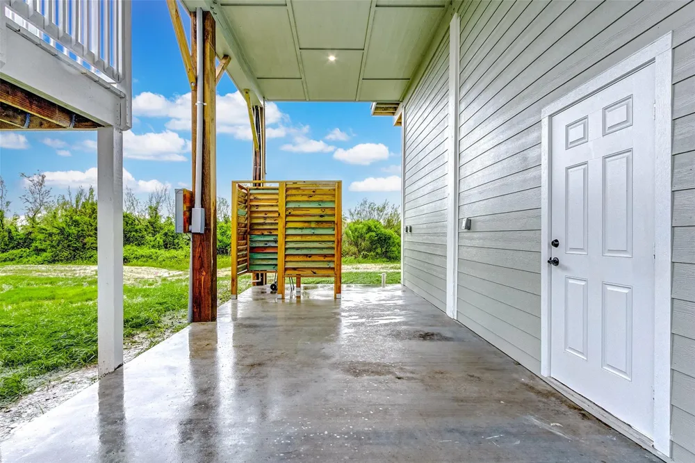 1040 Johnson Road Gilchrist, TX 77617