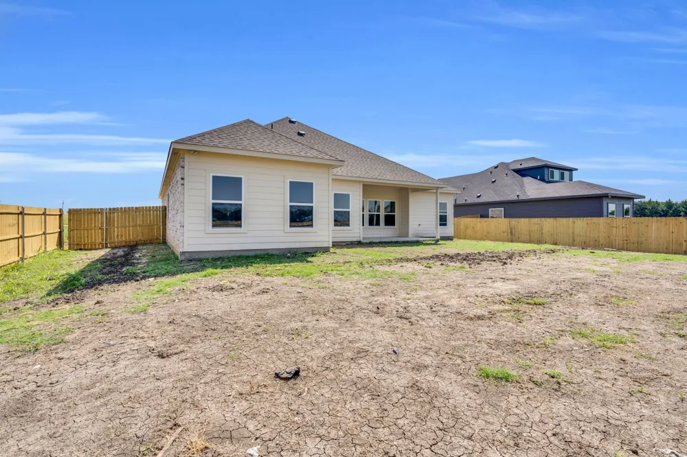 530 E Lamar Street Palmer, TX 75152