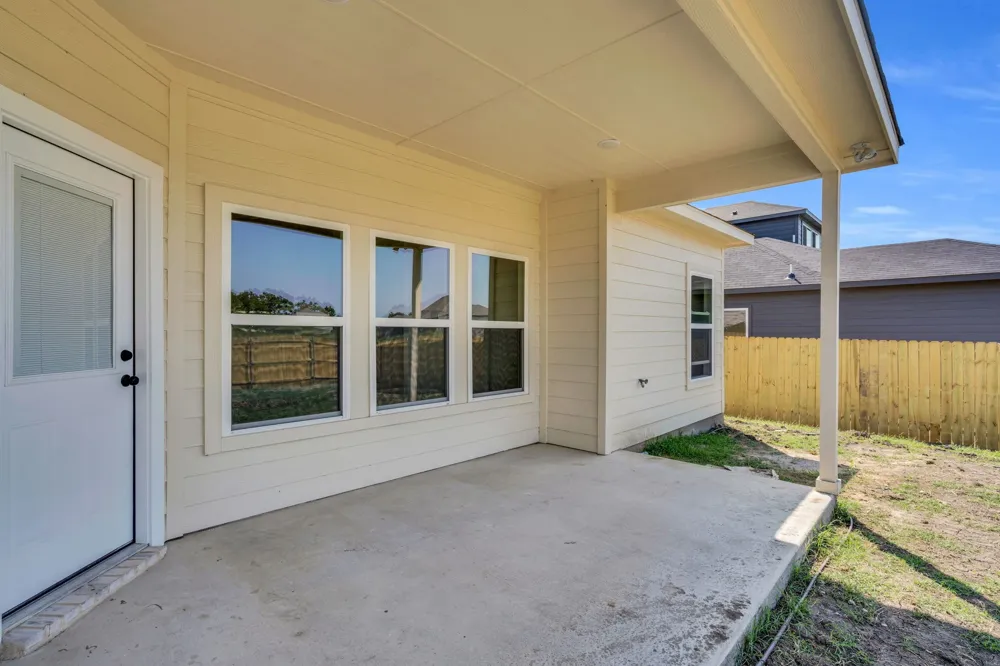530 E Lamar Street Palmer, TX 75152