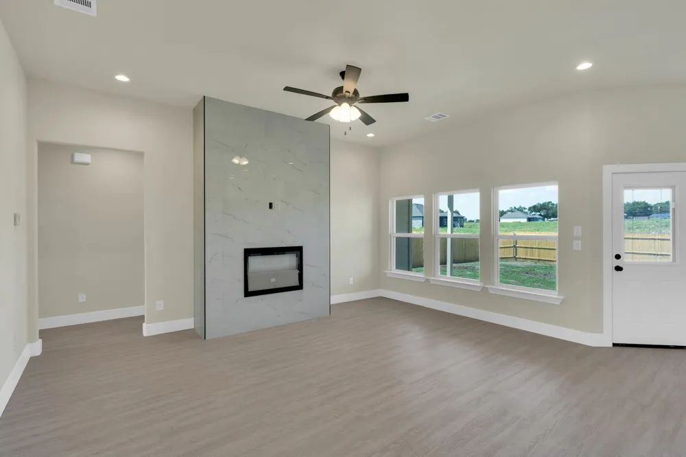 530 E Lamar Street Palmer, TX 75152