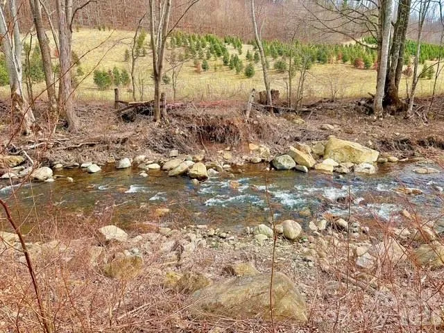 6367 NC 261 Highway Bakersville, NC 28705