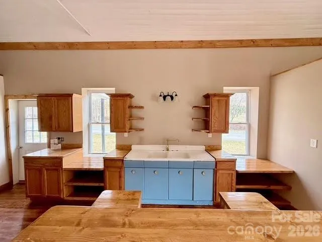 6367 NC 261 Highway Bakersville, NC 28705