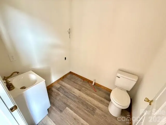 6367 NC 261 Highway Bakersville, NC 28705