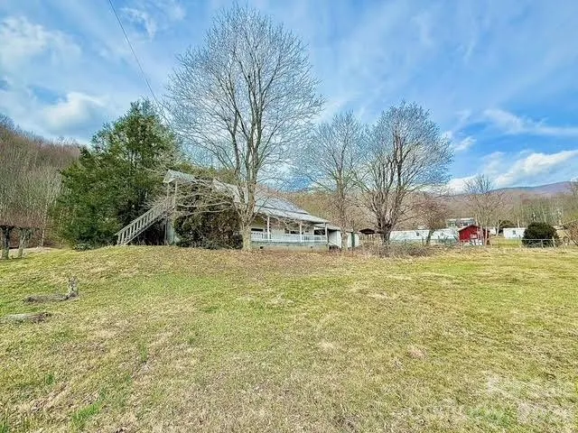 6367 NC 261 Highway Bakersville, NC 28705