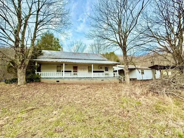 6367 NC 261 Highway Bakersville, NC 28705
