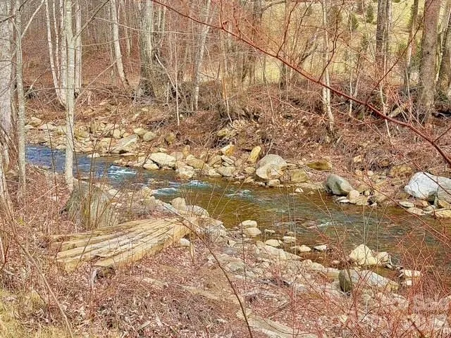 6367 NC 261 Highway Bakersville, NC 28705
