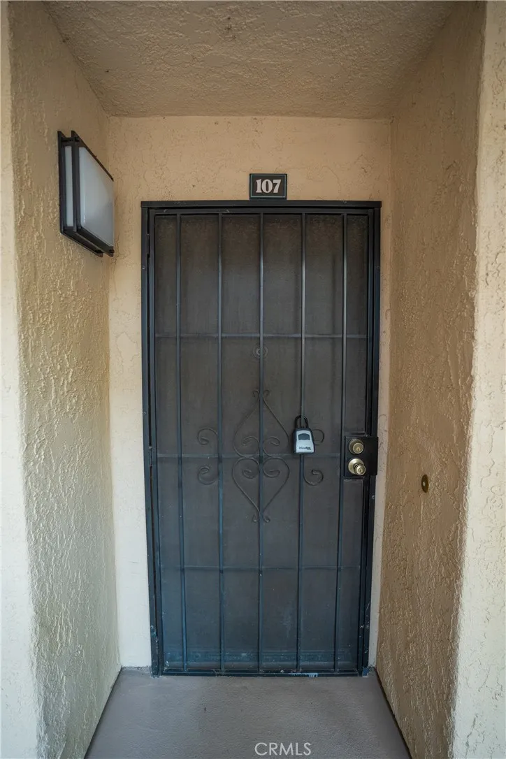 2504 E Willow #107 Signal Hill, CA 90755