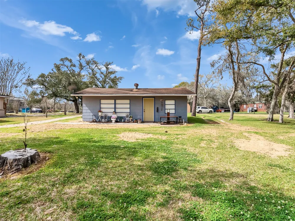 3315 Saint Anne Street Liverpool, TX 77577