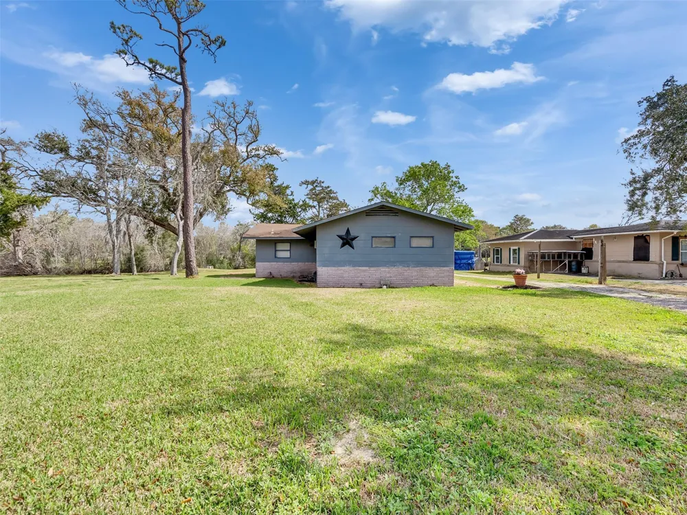 3315 Saint Anne Street Liverpool, TX 77577