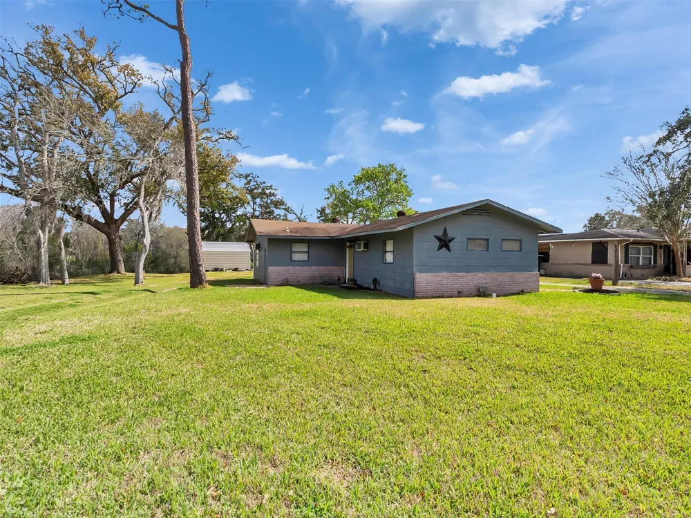 3315 Saint Anne Street Liverpool, TX 77577