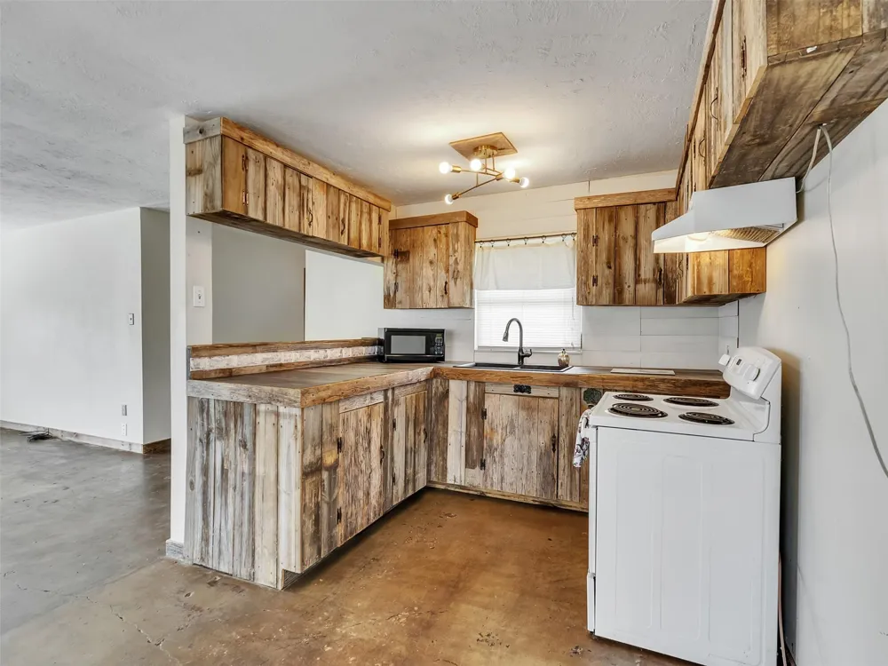 3315 Saint Anne Street Liverpool, TX 77577