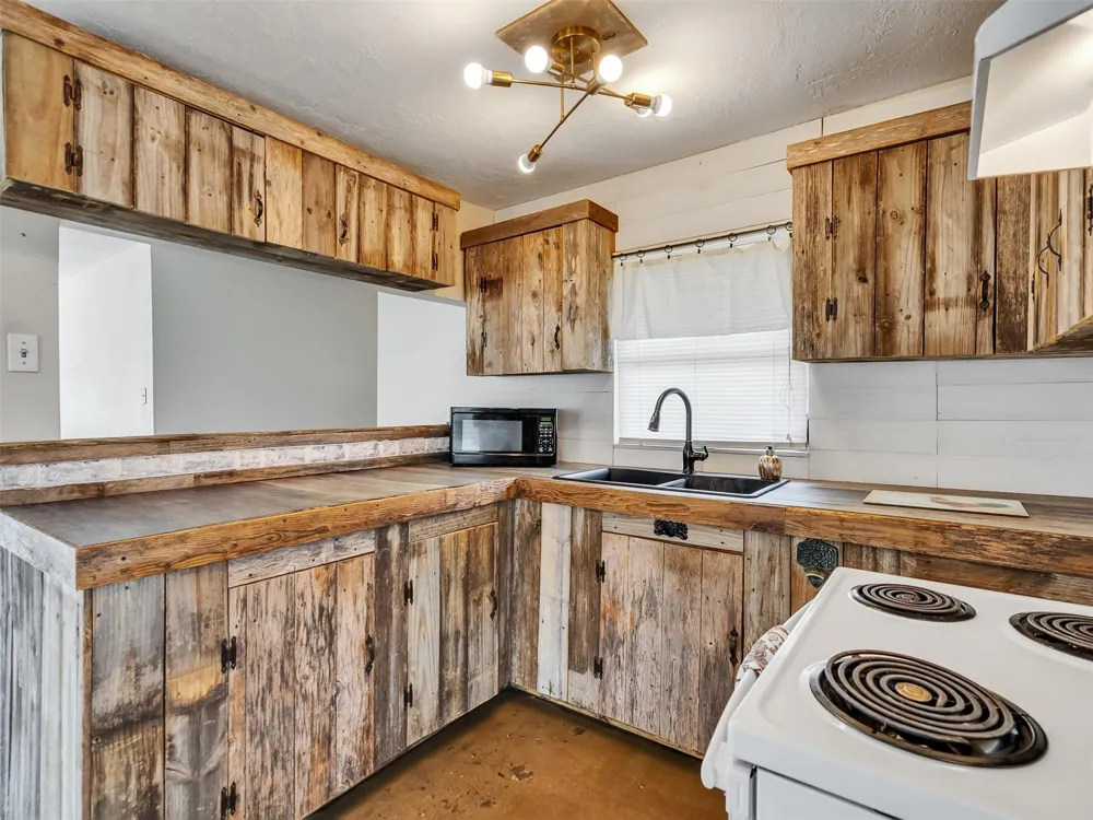 3315 Saint Anne Street Liverpool, TX 77577