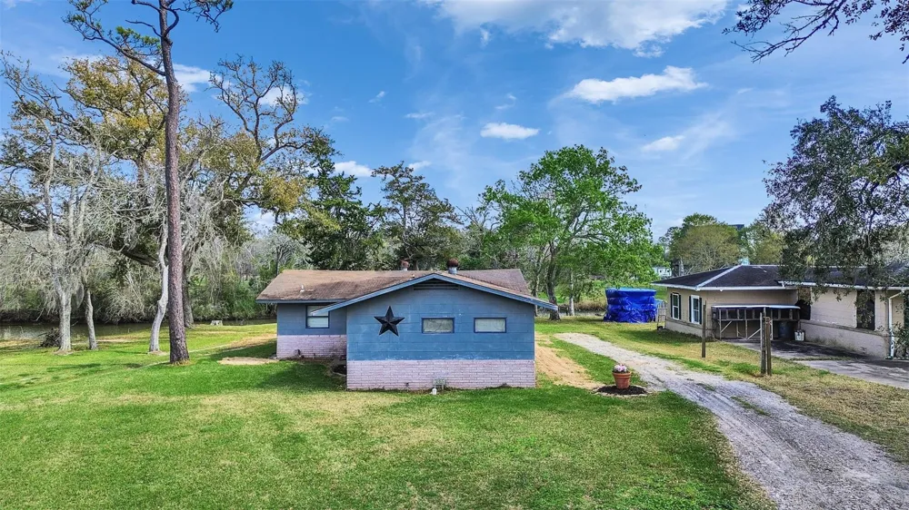 3315 Saint Anne Street Liverpool, TX 77577
