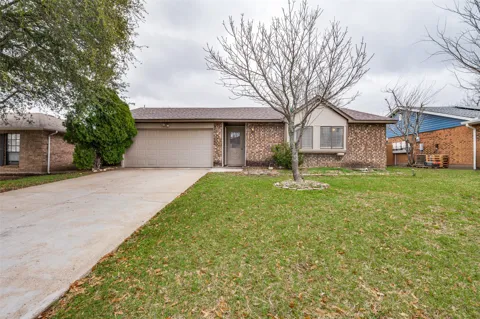 2922 E Pepperidge Drive