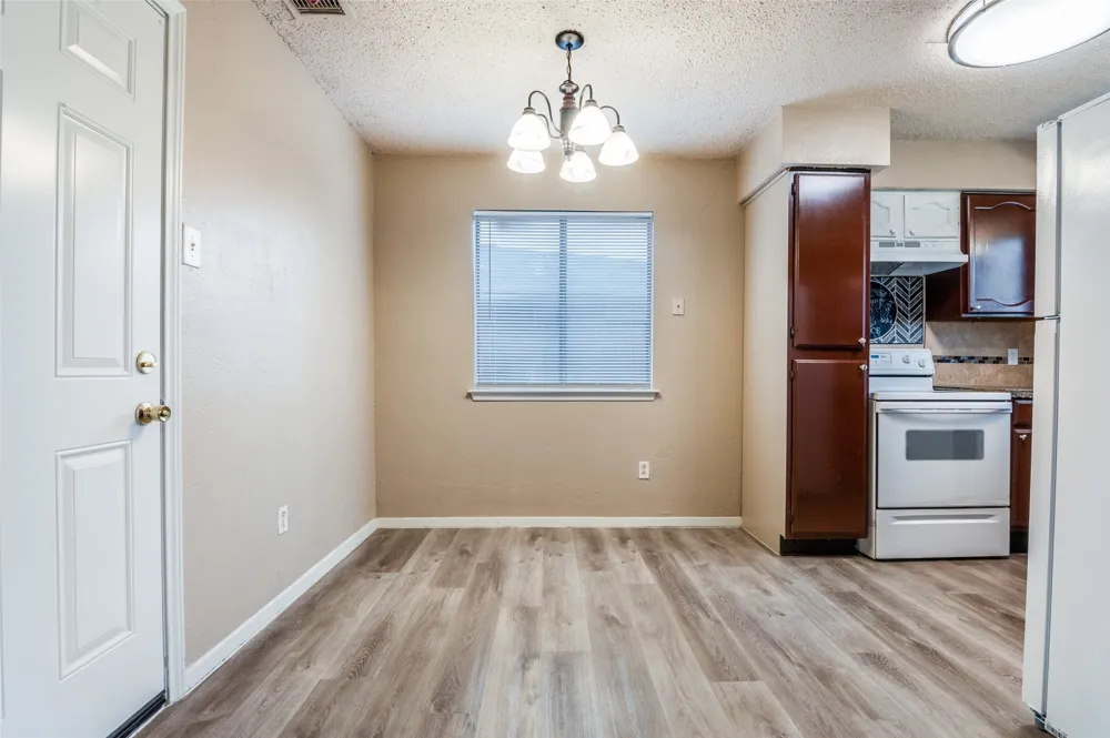 2922 E Pepperidge Drive Lancaster, TX 75134
