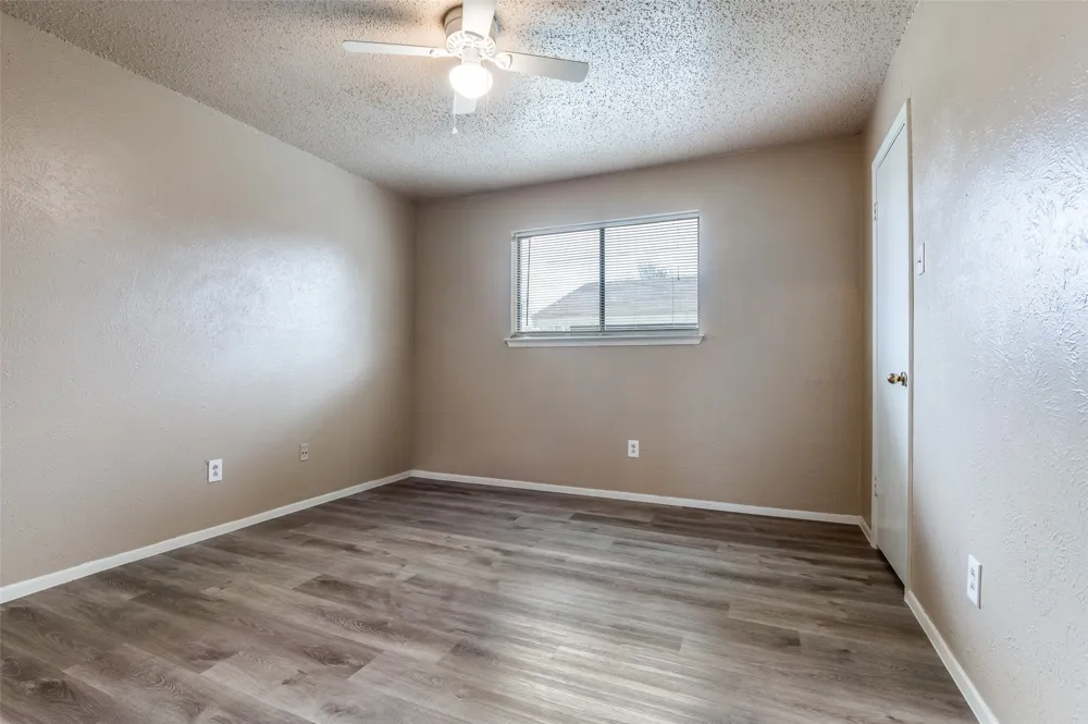 2922 E Pepperidge Drive Lancaster, TX 75134