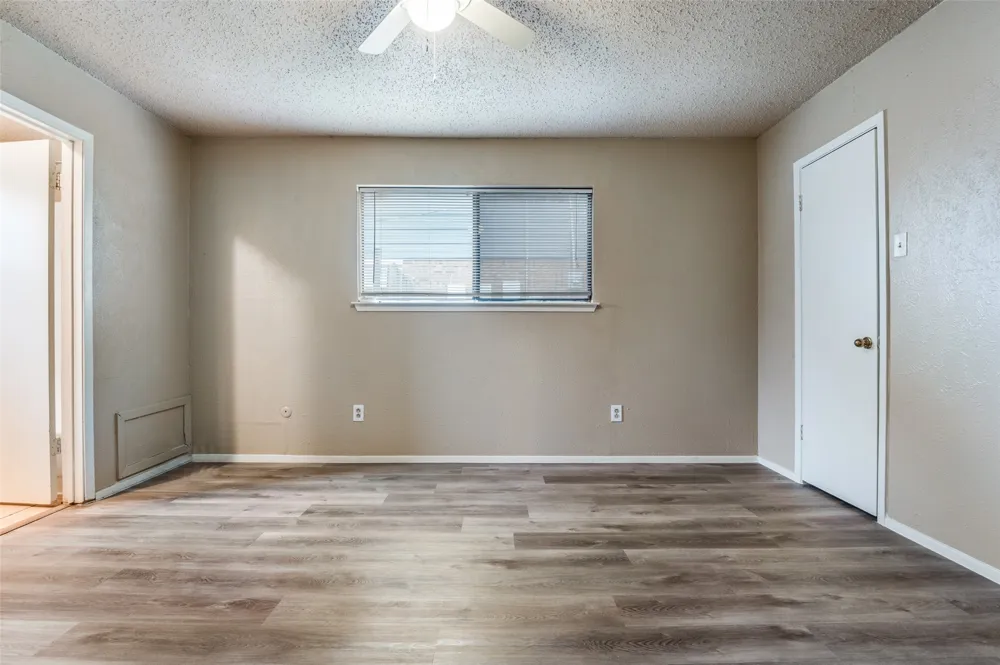 2922 E Pepperidge Drive Lancaster, TX 75134