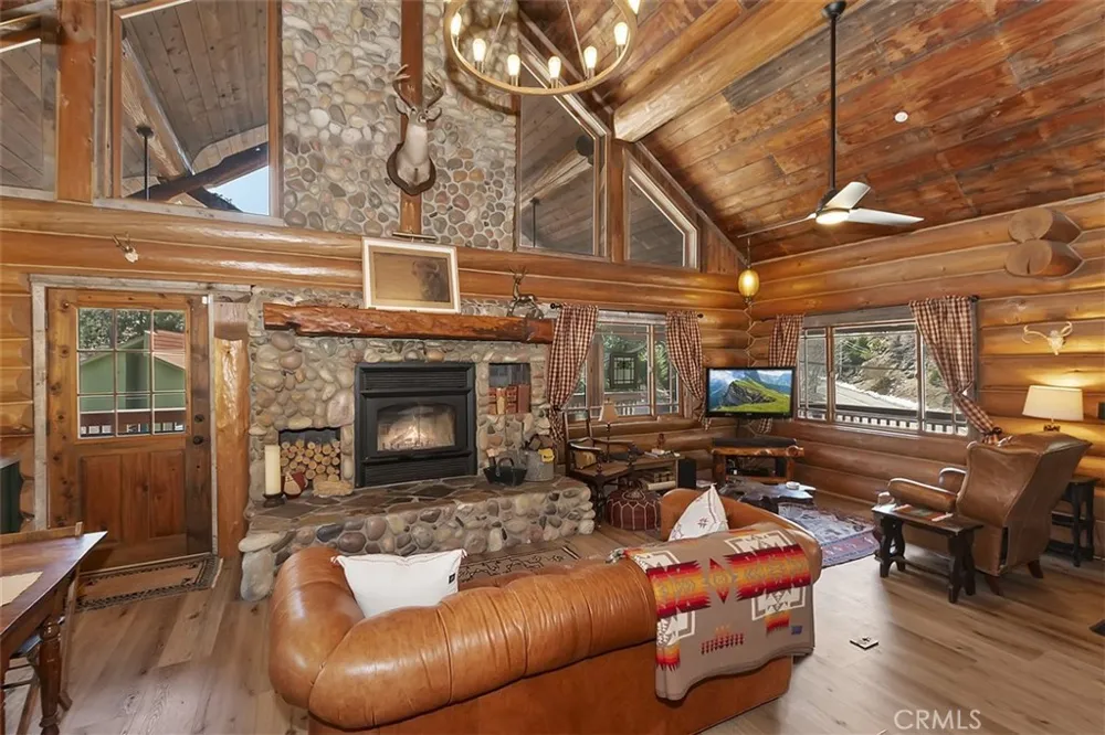 29632 Hook Creek Road Cedar Glen, CA 92321