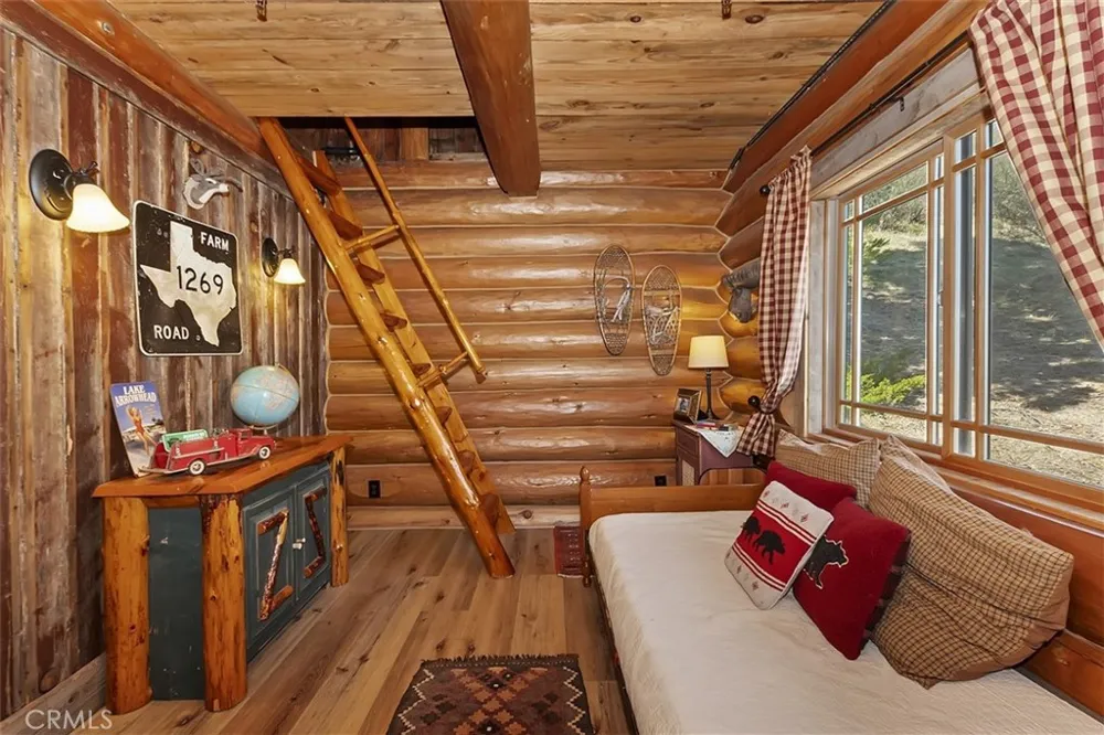 29632 Hook Creek Road Cedar Glen, CA 92321