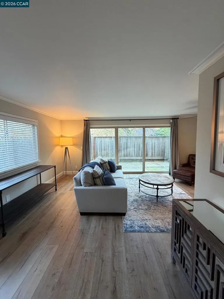 1827 Holland Dr Walnut Creek, CA 94597