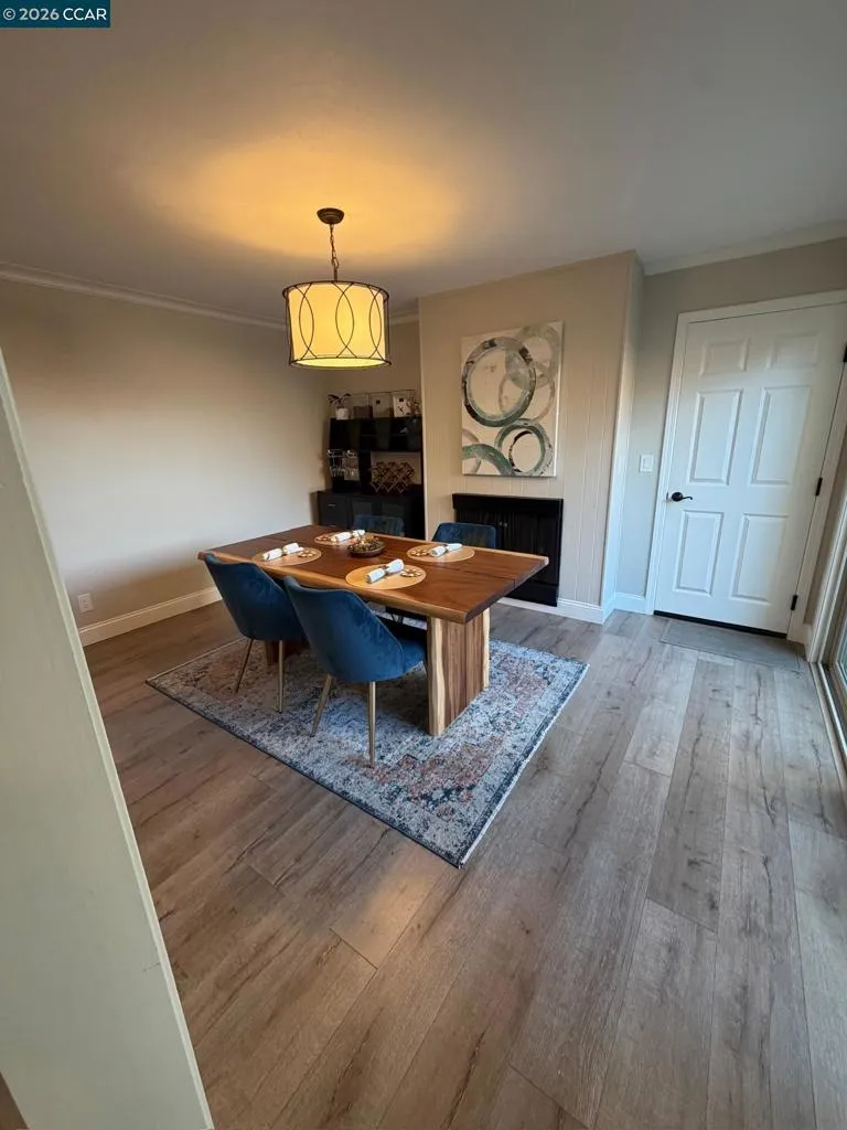 1827 Holland Dr Walnut Creek, CA 94597