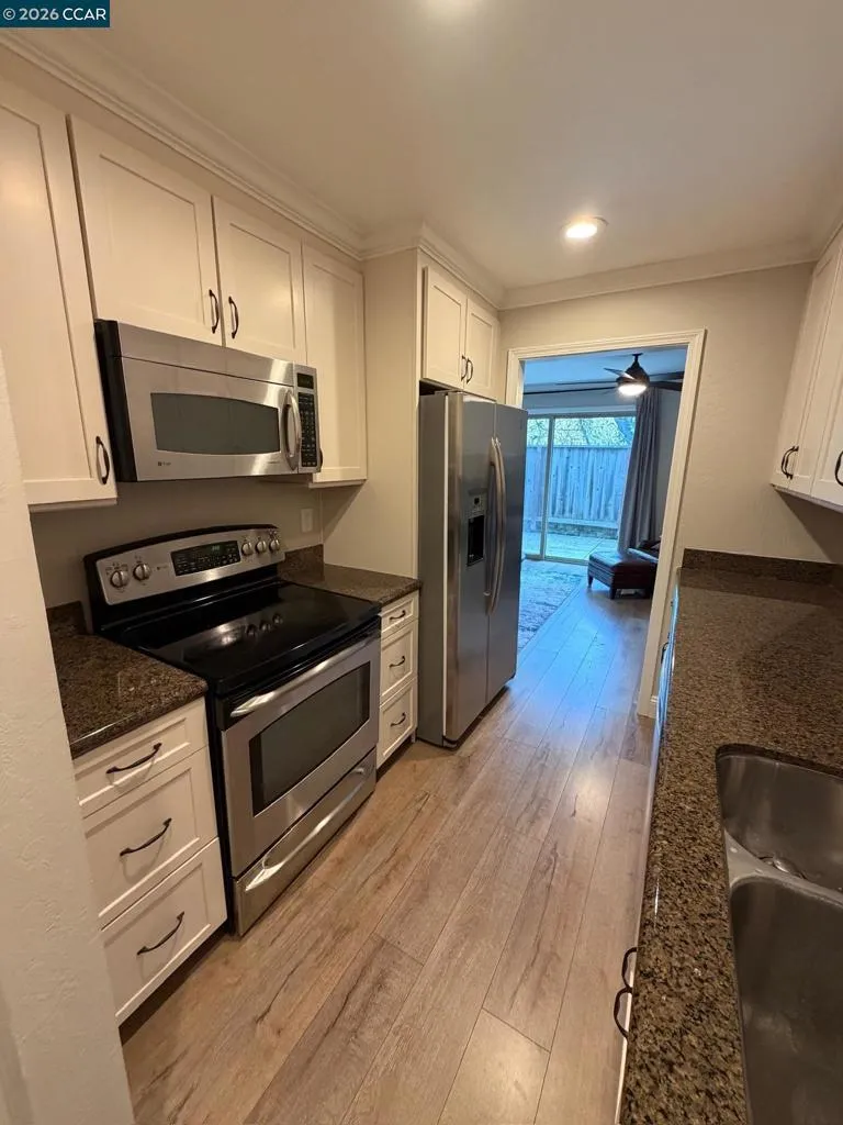 1827 Holland Dr Walnut Creek, CA 94597