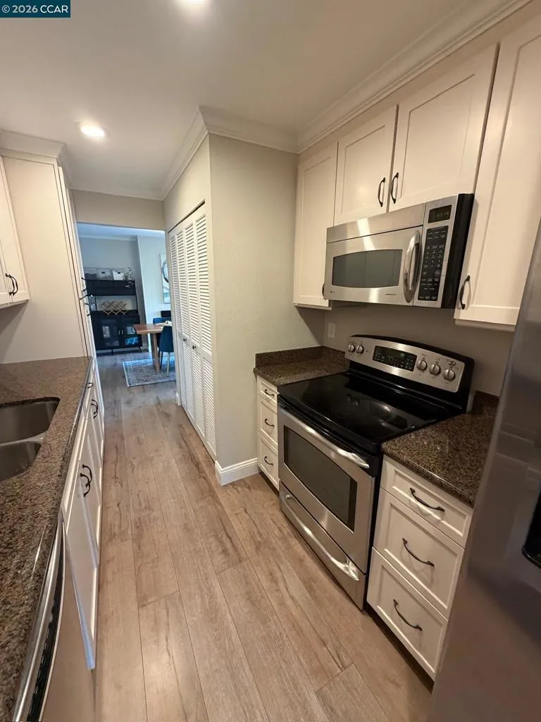 1827 Holland Dr Walnut Creek, CA 94597