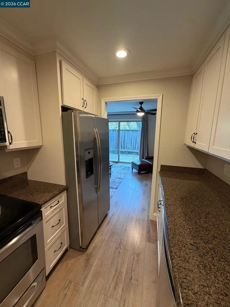 1827 Holland Dr Walnut Creek, CA 94597