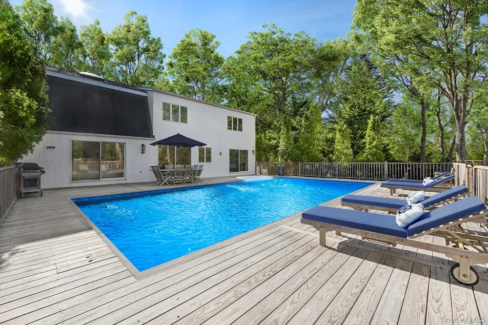 5 Cowhill Lane Wainscott, NY 11975