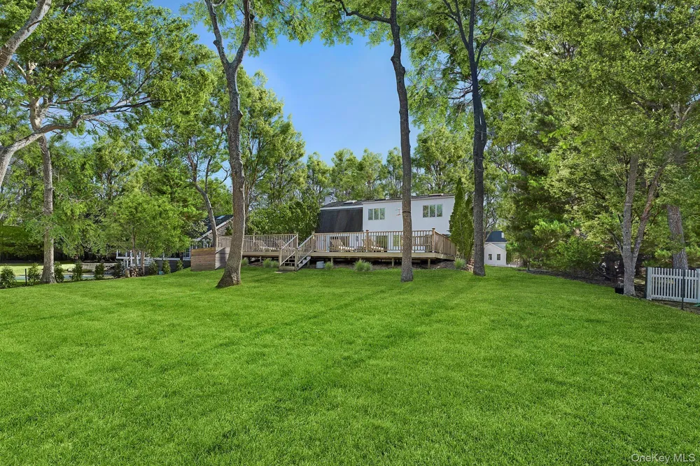 5 Cowhill Lane Wainscott, NY 11975